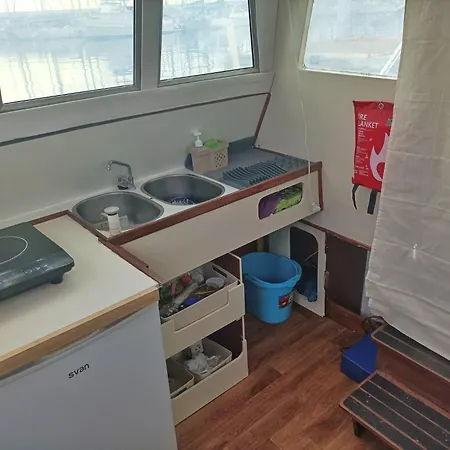 Hotel en barco Sensenom